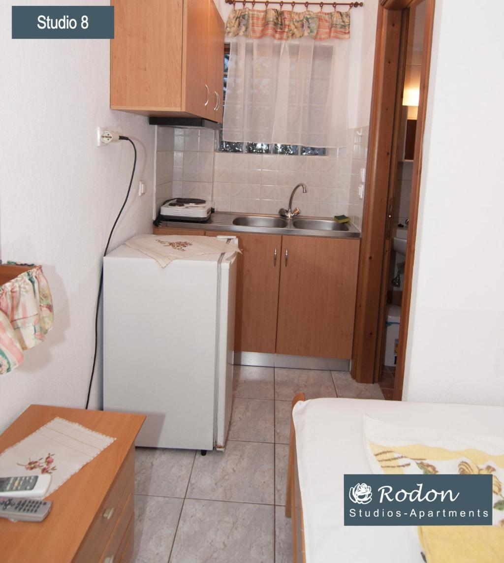 Rodon Apartments - S Avdimioti Nea Roda Bagian luar foto