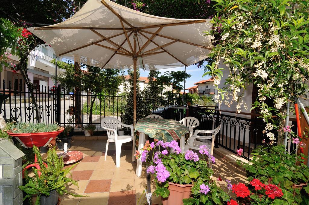 Rodon Apartments - S Avdimioti Nea Roda Bagian luar foto