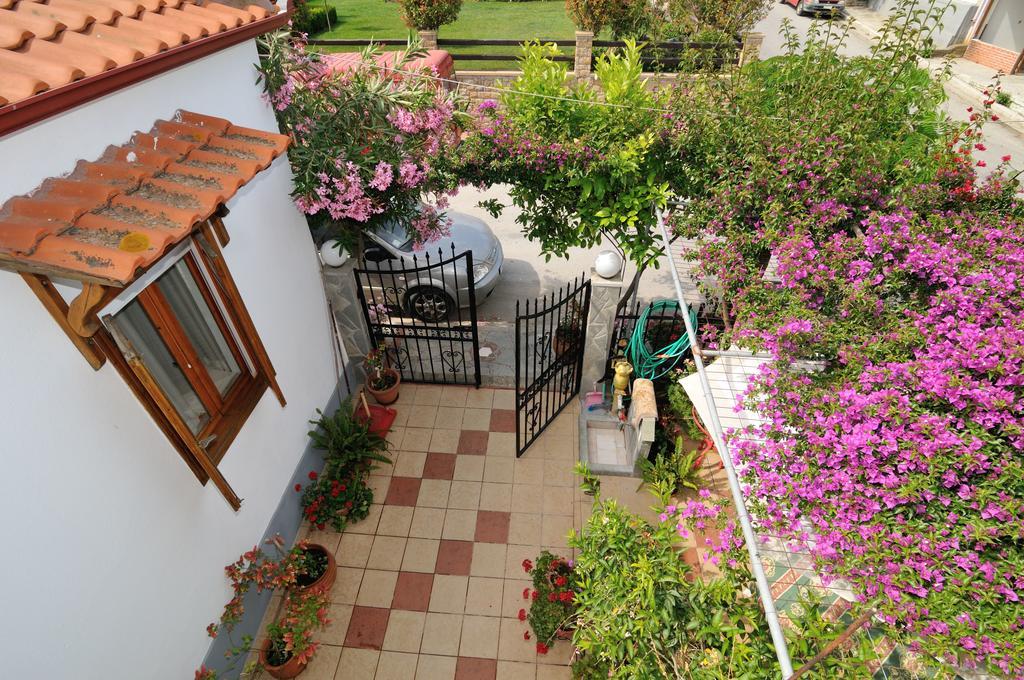 Rodon Apartments - S Avdimioti Nea Roda Bagian luar foto