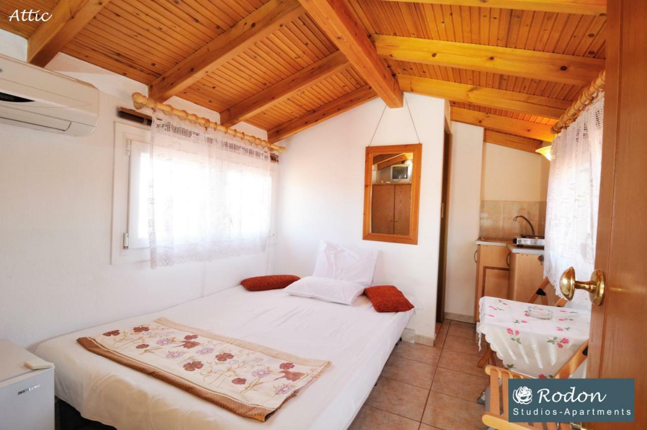 Rodon Apartments - S Avdimioti Nea Roda Bagian luar foto